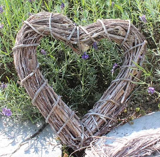 Herz Kranz Rattan 30 cm – Bild 7